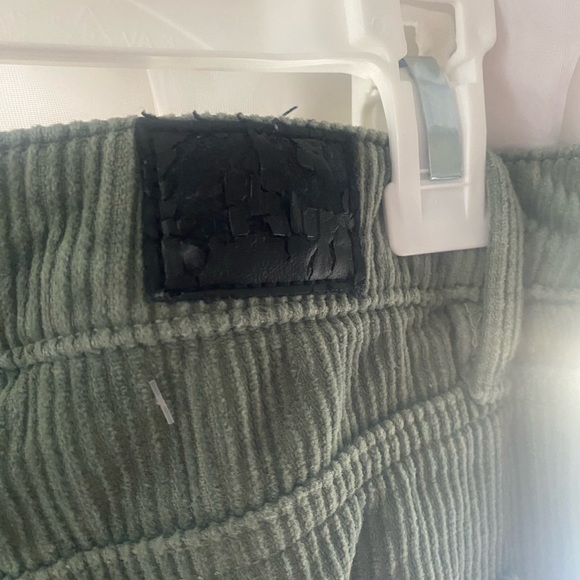 Urban Outfitters BDG Green Corduroy Pants (Mom High-Rise) - Picture 4 of 4